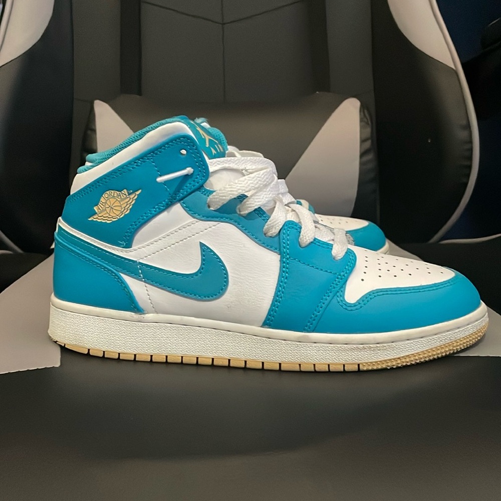 Jordan 1 mid Aquatone